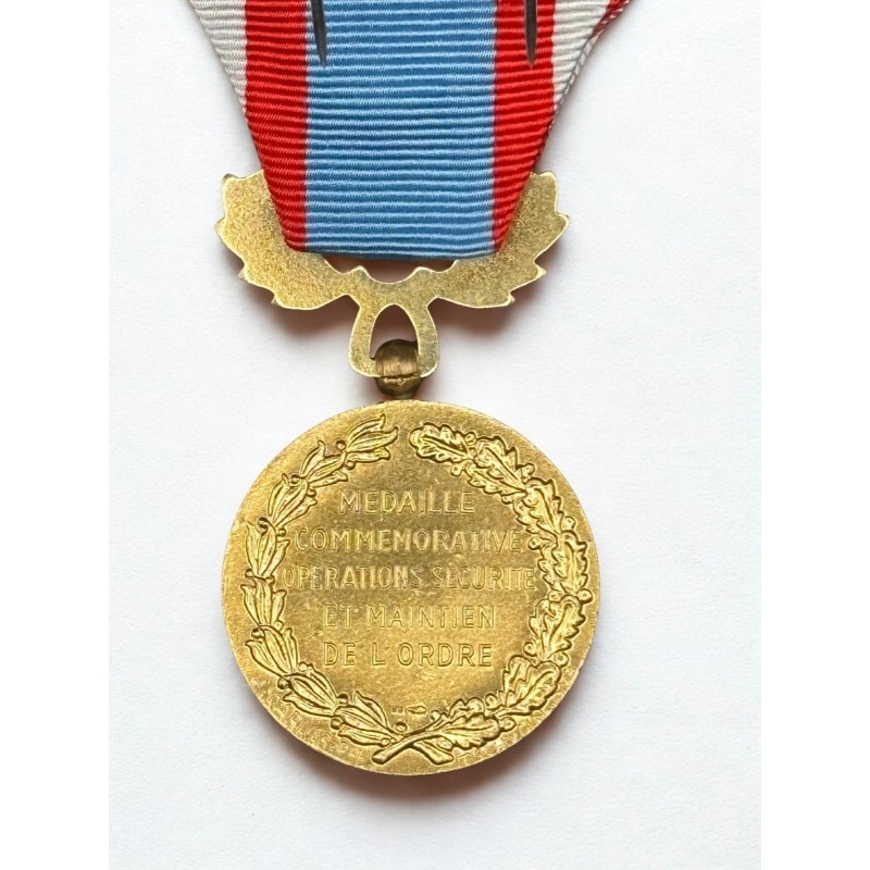 Médaille commémorative des opérations de sécurité et de maintien de l’ordre