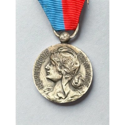 Médaille d'honneur décernée par la confédération musicale de France